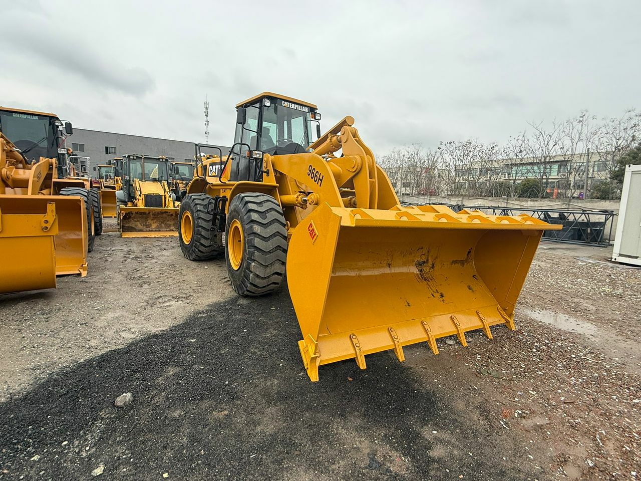 Excavators & Heavy Machinery